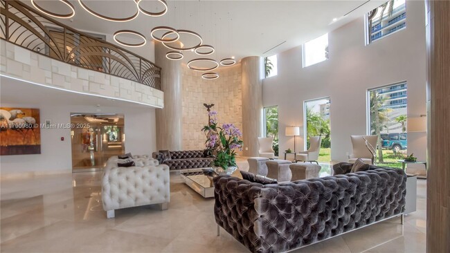 Building Photo - 17555 Collins Ave