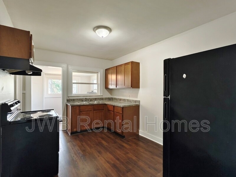 Building Photo - 822 Mackinaw St