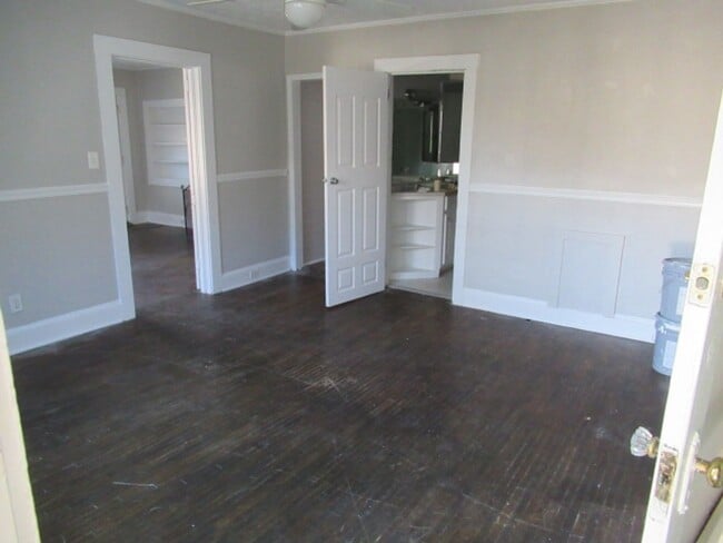 Building Photo - 1404 Maple St