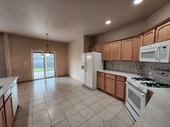 Building Photo - Stunning Home close to biking and walking paths!