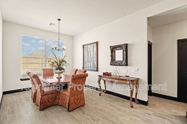 Building Photo - 2805 Crystal Creek Dr