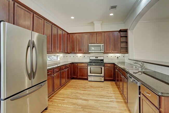 Building Photo - 1403 Rosedale St