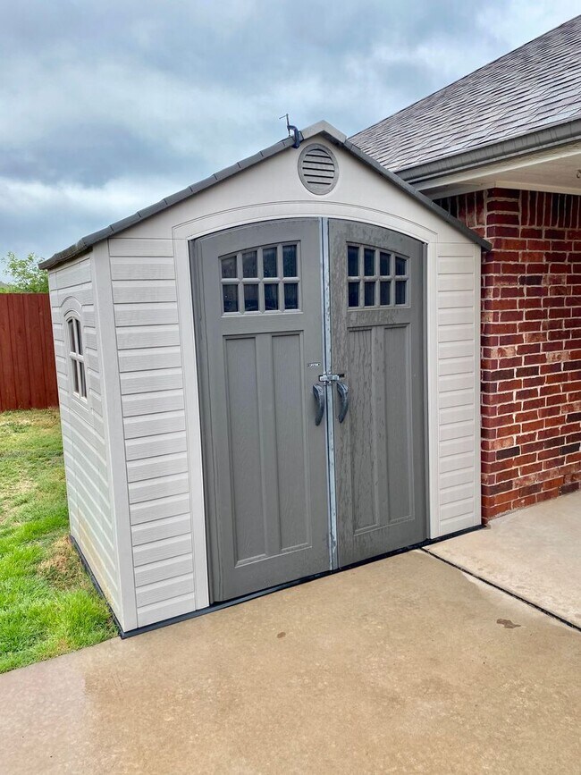 Building Photo - 4805 Stag Horn Dr