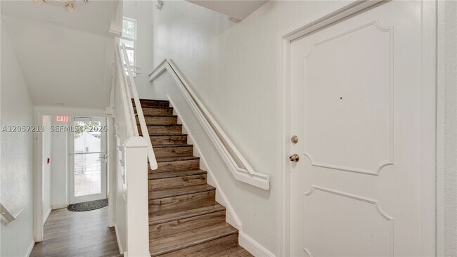 Building Photo - 1550 Drexel Ave