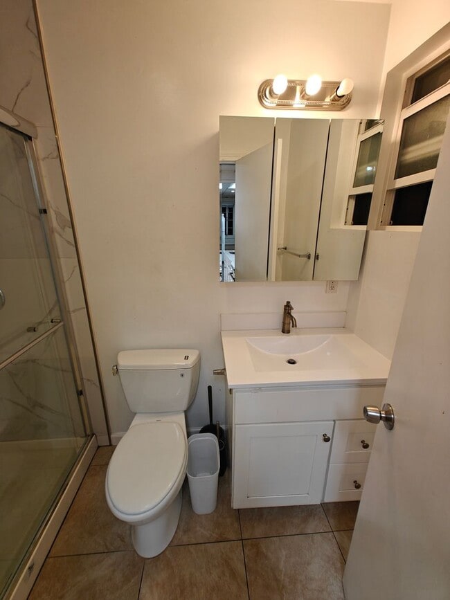 Building Photo - 733-739 Grant Ave / 30-40 Waverly Pl