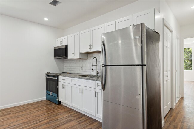 Building Photo - 5210 Cedar Ave