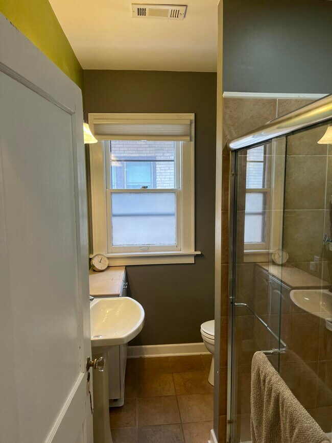 Building Photo - 5909 W Washington Blvd