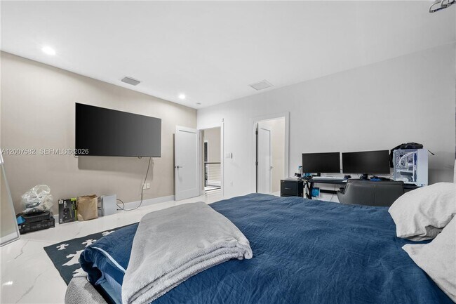 Building Photo - 17900 SW 149th Ave