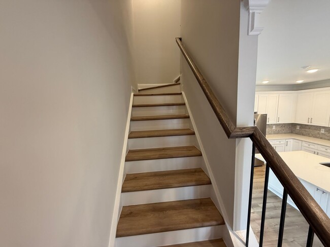Building Photo - Brand New Townhome in Hickory Ridge School...