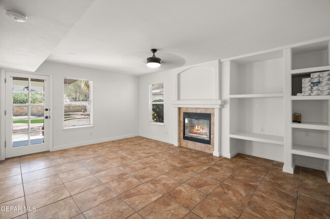 Building Photo - 12280 Red Sun Dr