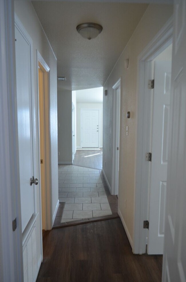 Building Photo - 2918 Starlight Dr