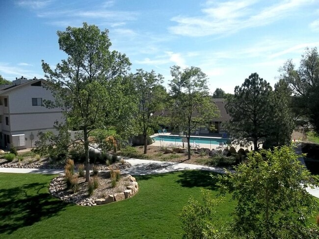 Building Photo - Bright Top Floor 1-Bedroom Near CSU + $200...