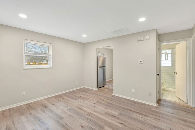 Building Photo - 7201 Longfield Dr