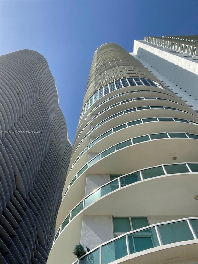 Building Photo - 1800 N Bayshore Dr