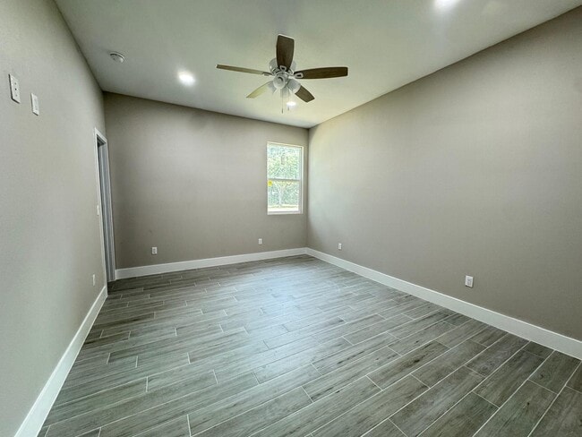 Building Photo - 3224 Raeford Rd