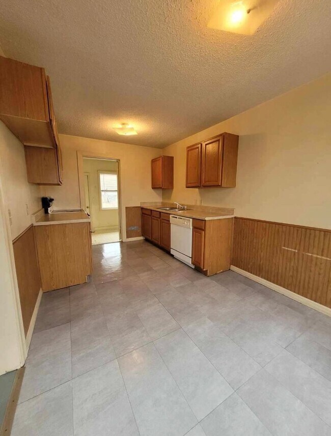 Building Photo - 419 SW 3rd St