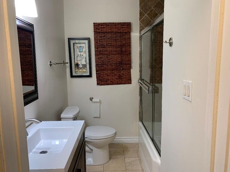 Building Photo - 18233 Welby Way