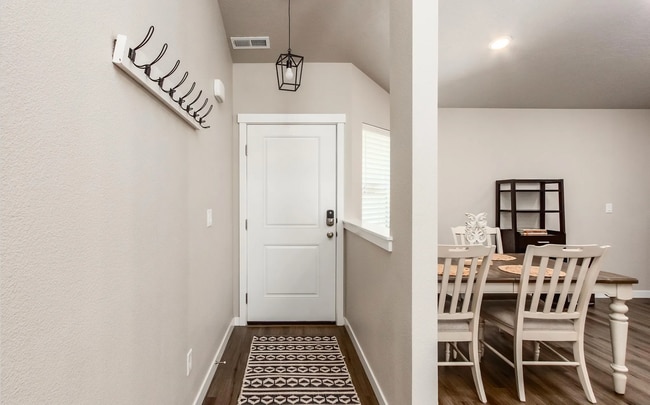 Building Photo - Master Bedroom for Rent!