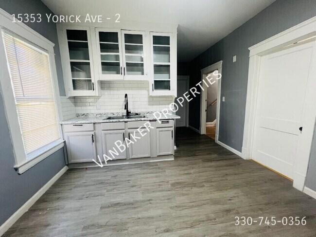 Building Photo - 15353 Yorick Ave