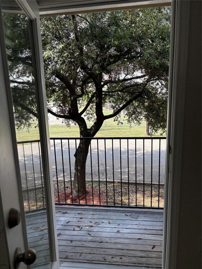 Building Photo - 1417 Paige St