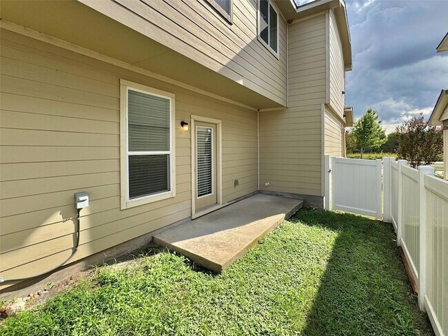 Building Photo - 308 Craters of the Moon Blvd