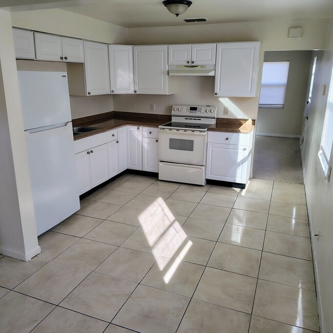 Building Photo - 3826 14th Ave S