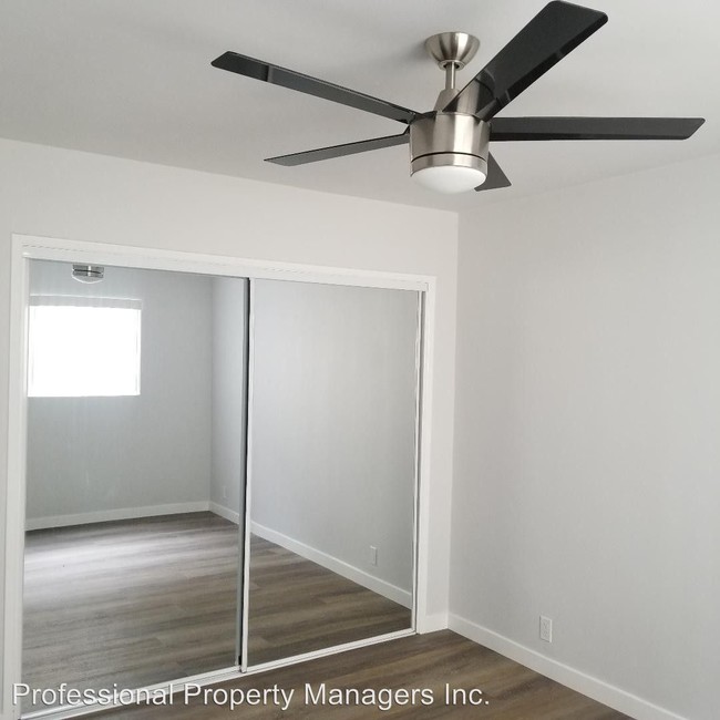 Building Photo - 544 N Hayworth Ave