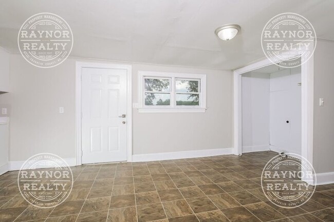 Building Photo - 2511 Laurel Mill Rd