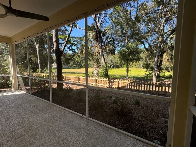 Building Photo - Stunning 3/2 in Haile