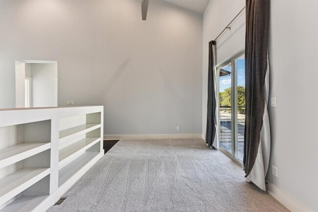 Building Photo - 8110 Ranch Road 2222