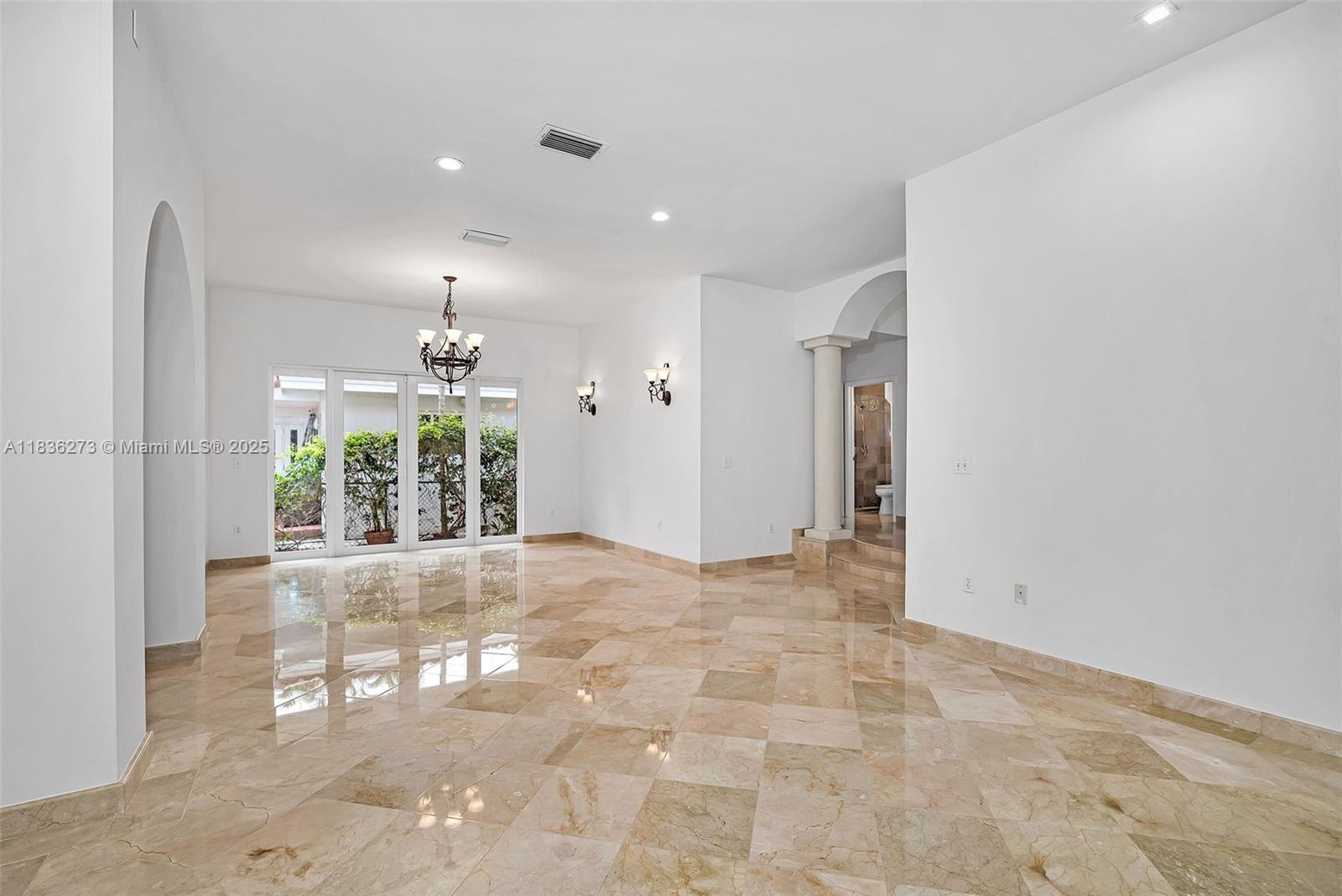 Building Photo - 1135 Asturia Ave