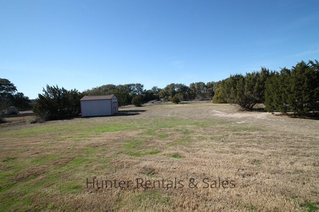 Building Photo - Chica Ranch!