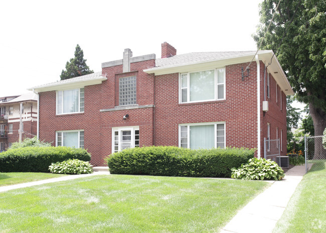 Primary Photo - Jones Street Apartments