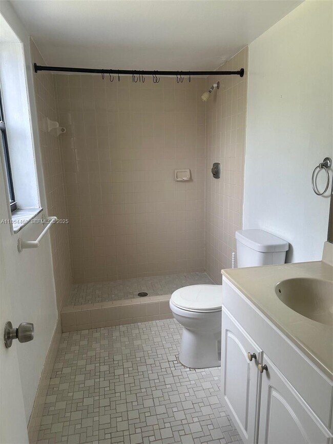 Building Photo - 11390 Taft St