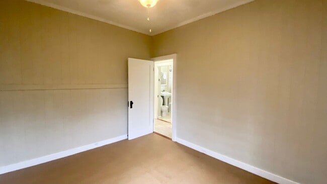 Building Photo - 736 Hawaii St