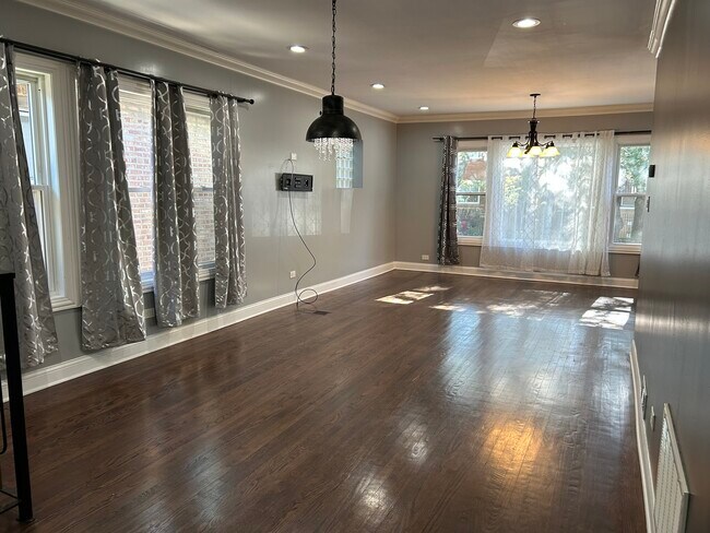 Building Photo - 4858 W Concord Pl