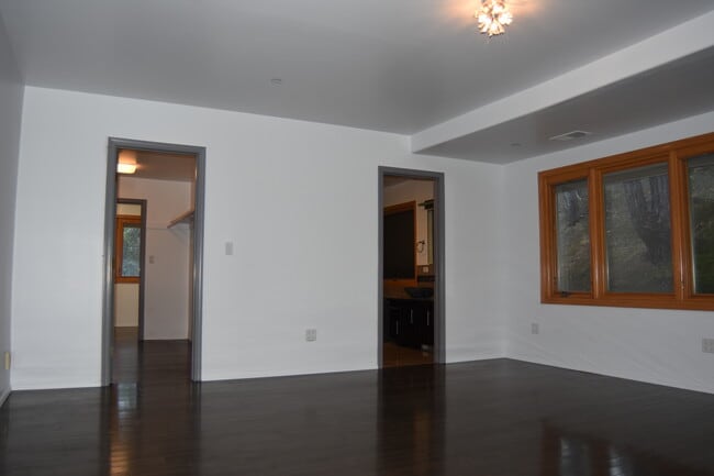 Building Photo - 15 Anson Rd