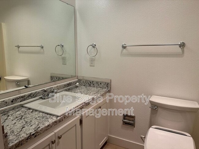 Building Photo - 43 Breeze Way