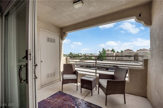 Building Photo - 1909 Mountain Hills Ct