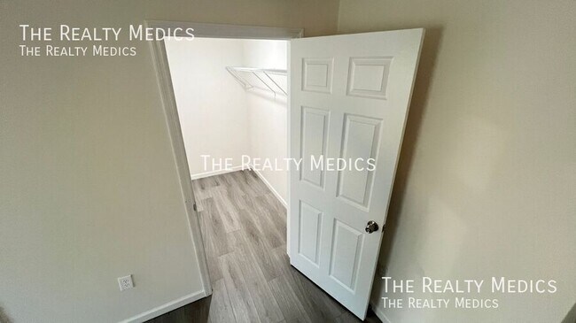 Building Photo - 1242 Halber Ave NW