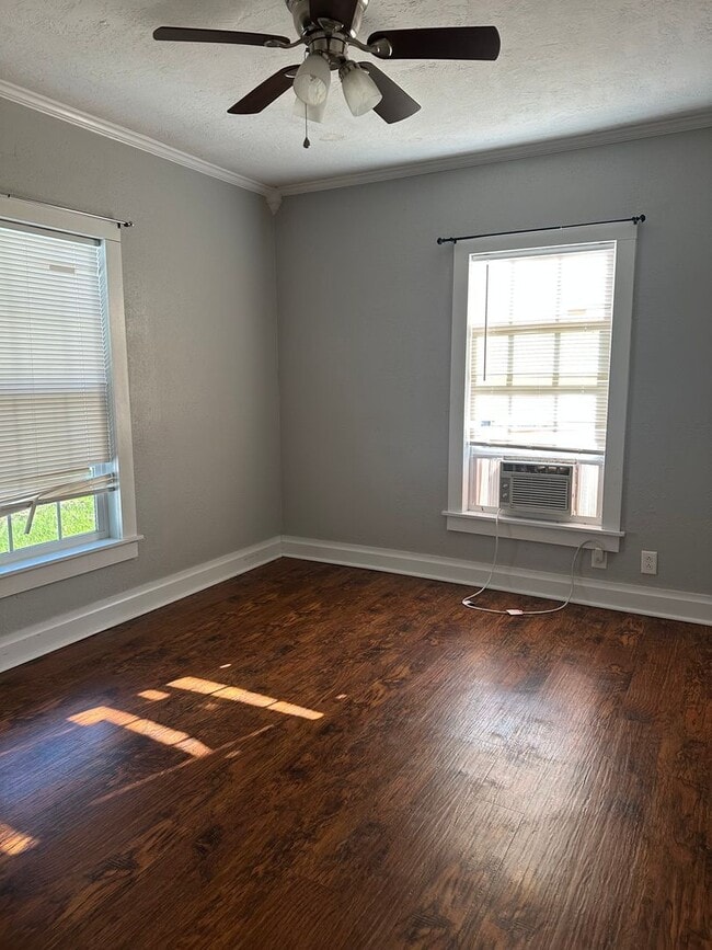 Building Photo - Move in Ready