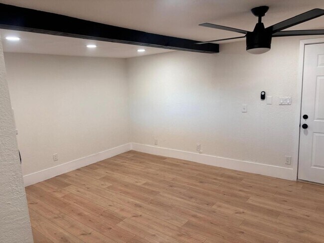 Building Photo - 8233 N 29th Ave