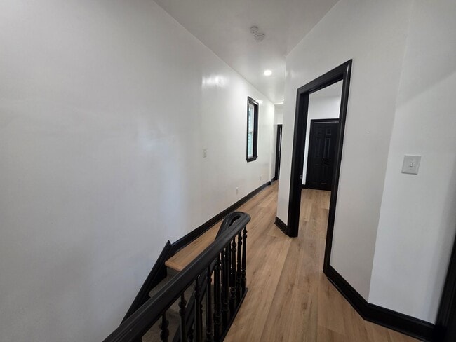 Building Photo - 5 Millbridge St