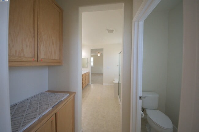 Building Photo - 1612 Marina Way