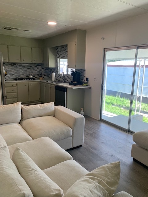 Building Photo - 80870-80111 CA-111