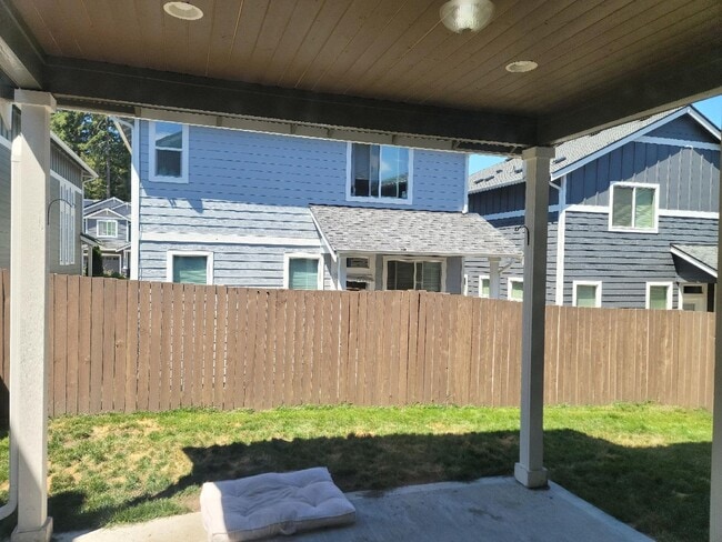 Building Photo - 3 Bedroom Home in Freestone at Bayside