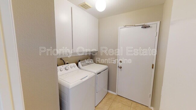 Building Photo - 17410 St Andrews Dr