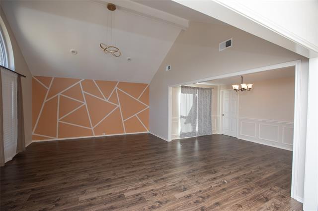 Building Photo - 705 Greenway Dr