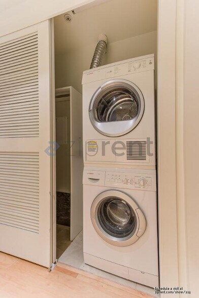Building Photo - Unit 408
