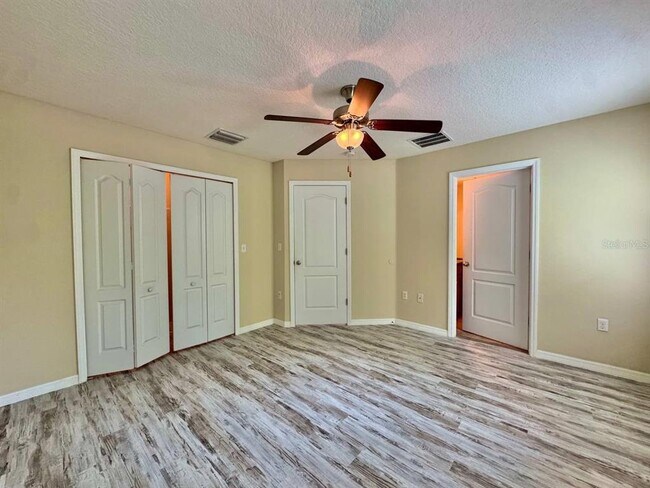 Building Photo - 13943 River Willow Pl